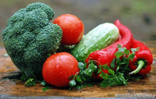 吃瓜女配系统,吃瓜女配逆袭之路